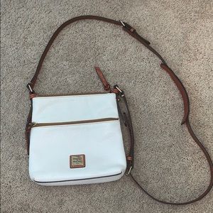 EUC Dooney & Bourke crossbody bag